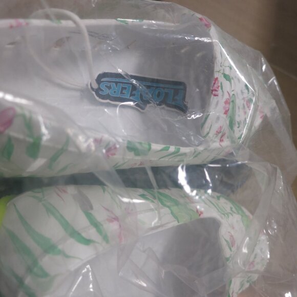 Floafers - Picture 4 of 4